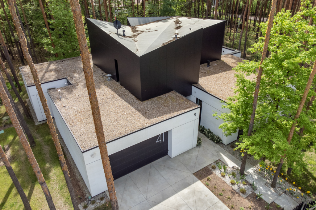 Studio Sosna – Dach i podjazd